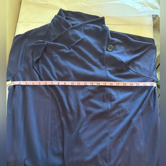 Chico’s Zynergy wrap cardigan size 3 - Picture 5 of 9